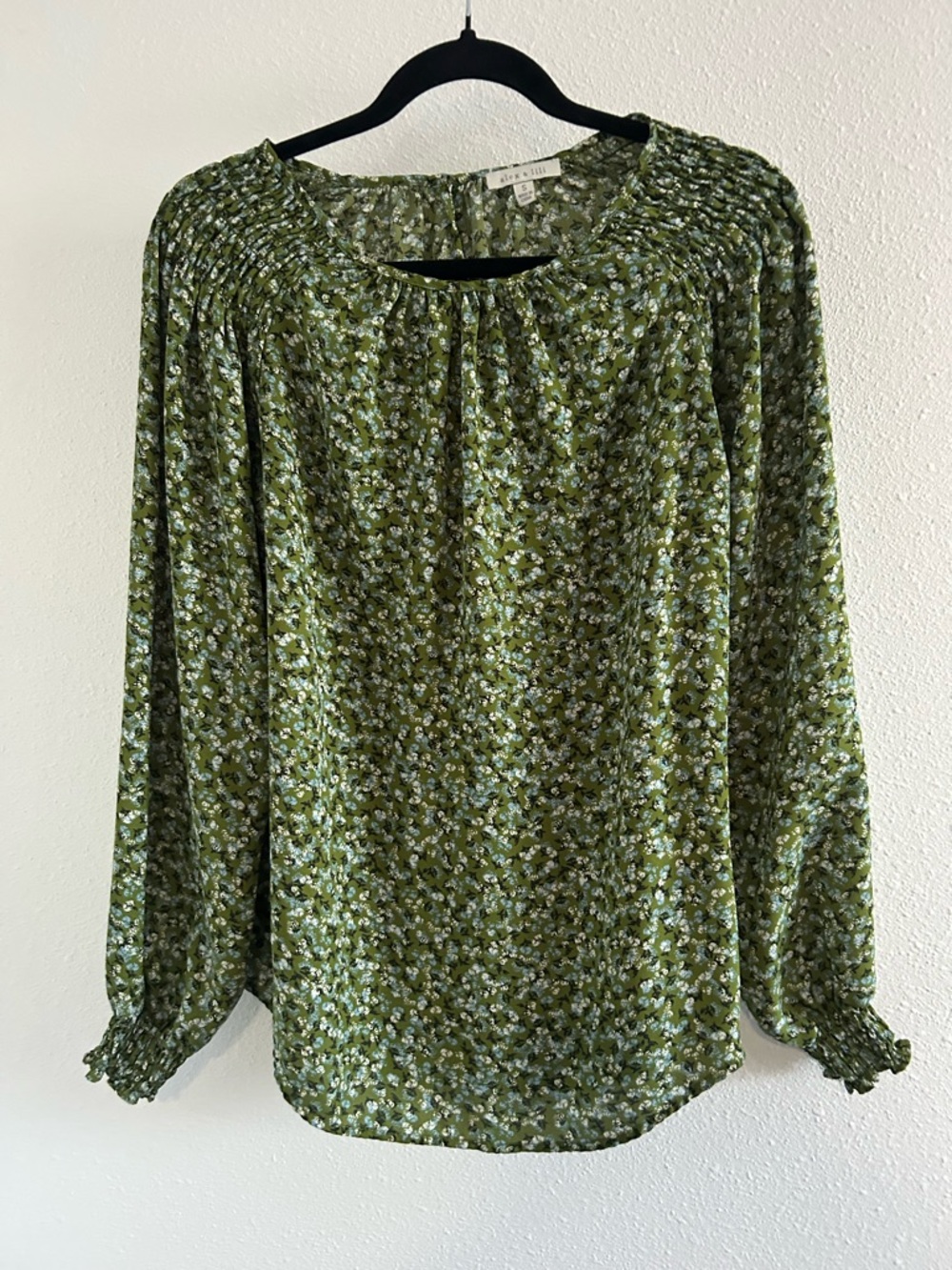 Alex & Lili Green Floral Smocked-Neck Blouse